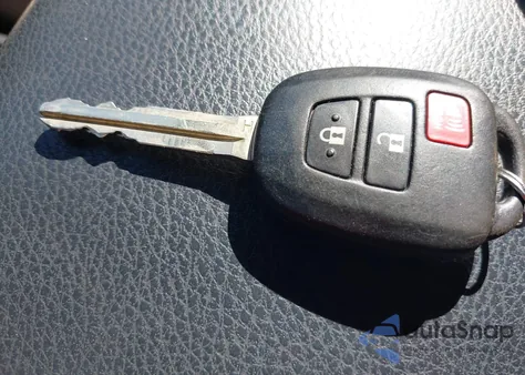 2015 Toyota Rav4 Xle из США, поврежденный, VIN JTMRFREV1FD103461